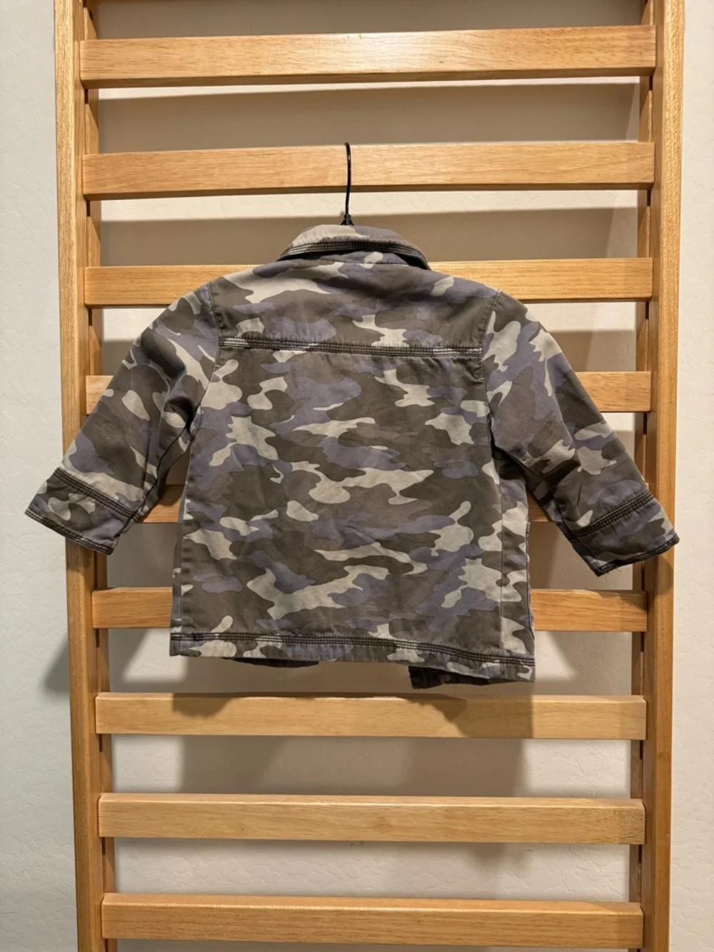 Genuine Kids Oshkosh Camouflage Jacket with Orange Lining - Picture 2 of 4